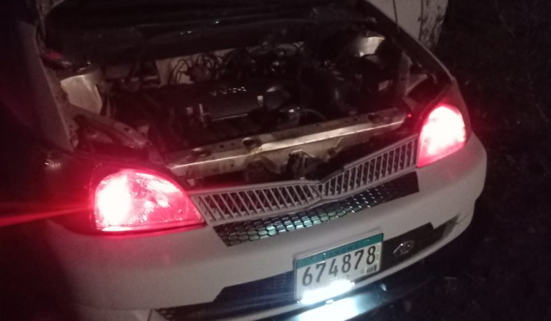 Usado Toyota Yaris 2000 lleno