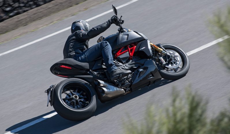 Ducati Diavel 1260 S lleno