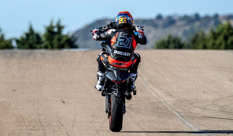 Nueva Ducati Monster lleno