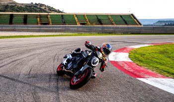 Nueva Ducati Monster lleno