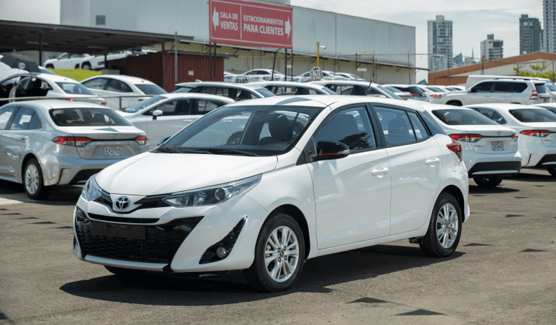 Certificado Toyota Yaris Hatchback 2020 | CZ9985 lleno