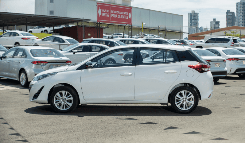 Certificado Toyota Yaris Hatchback 2020 | CZ9969 lleno